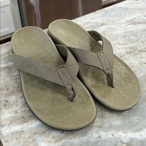 Vionic wave flip flop womens 8 brown straps